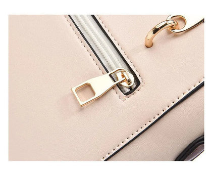 Charlotte - Elegancia Serena con Detalles Finos